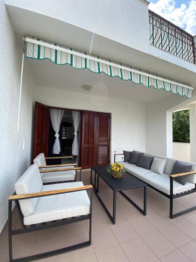 Jandom Apartment Malinska Exterior photo