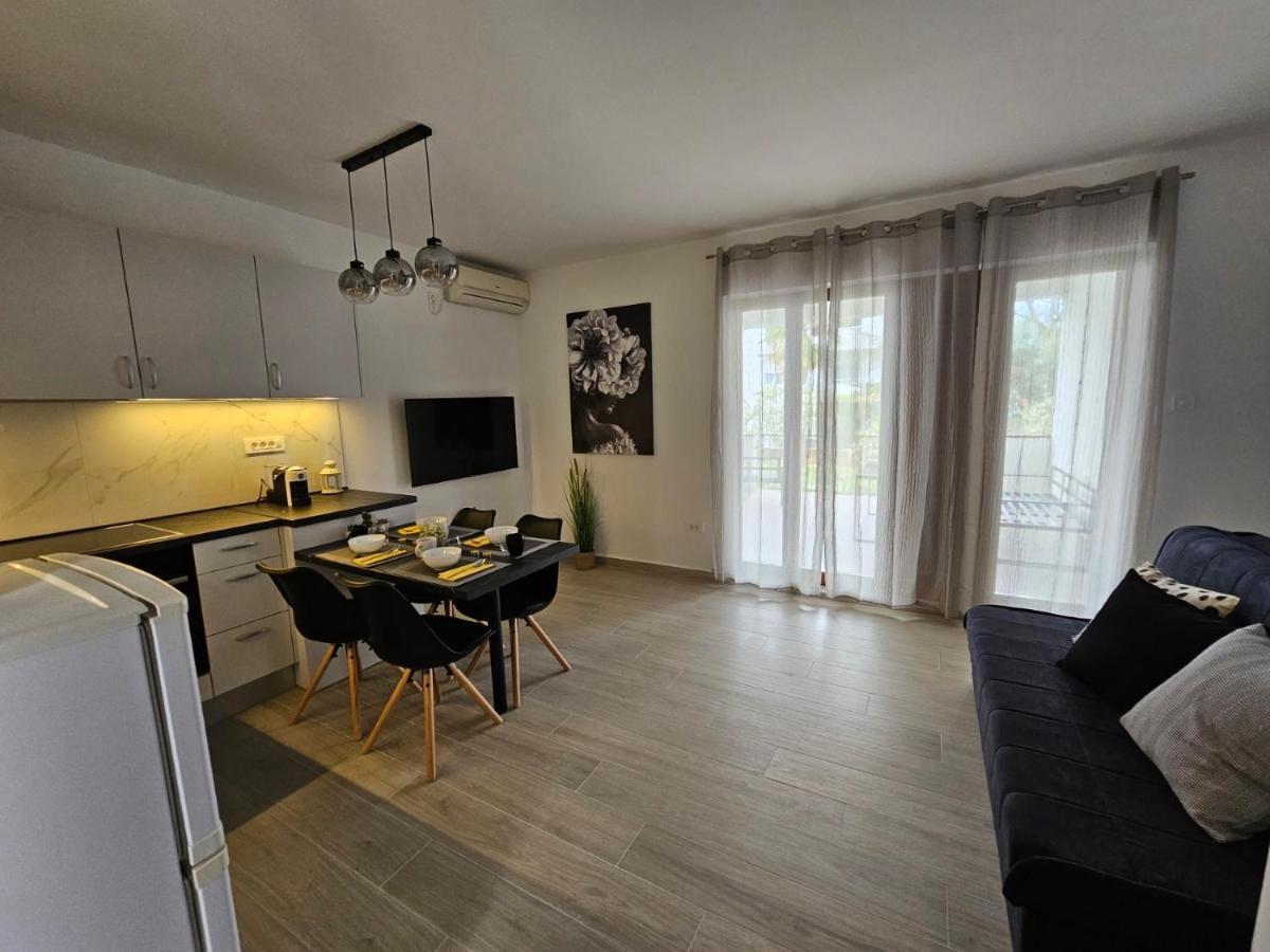 Jandom Apartment Malinska Exterior photo