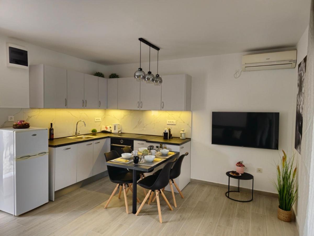 Jandom Apartment Malinska Exterior photo